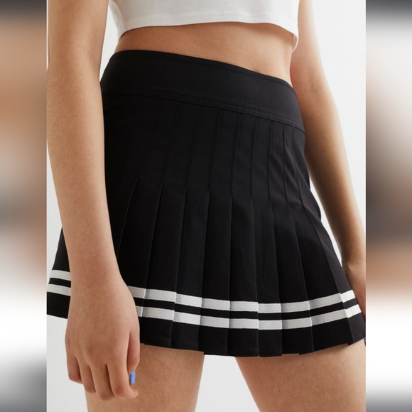 Tennis Skirt - Picture 4 of 5